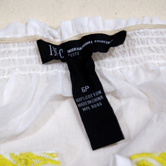 ACCEPTING OFFERS 2-Piece Colonial Women's Top NWT - Picture 3 of 8